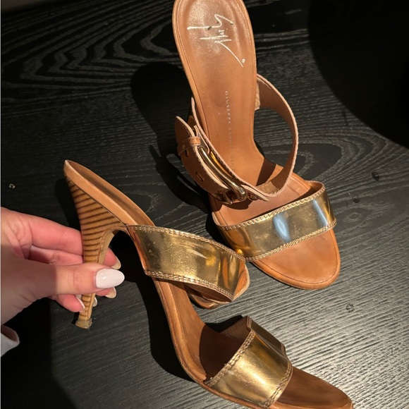 RARE Giuseppe Zanotti kitten heel - Picture 3 of 8